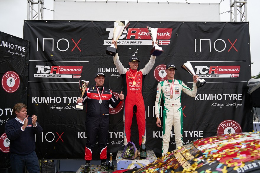 Mike Halder sejrer på Jyllandsringen og TCR Denmark takker af for i år
(Foto: TCR Denmark)